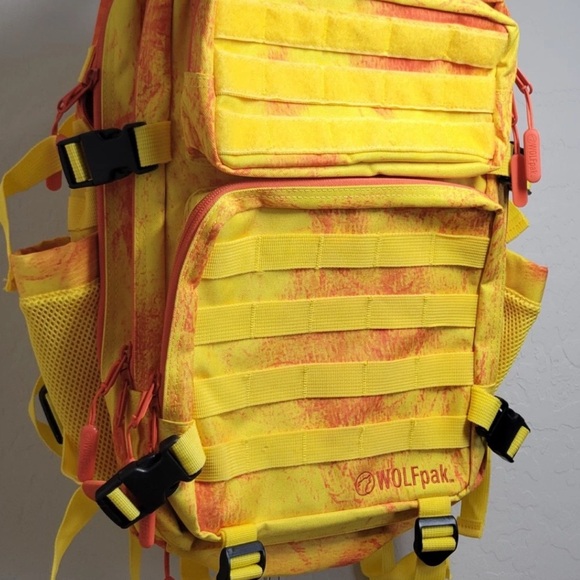 Wolfpak fire 🔥 Backpack - Picture 2 of 6